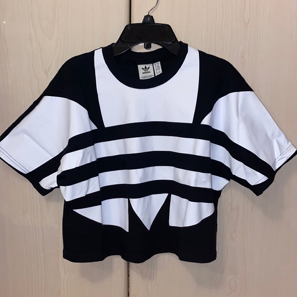 Pacsun cropped adidas tee